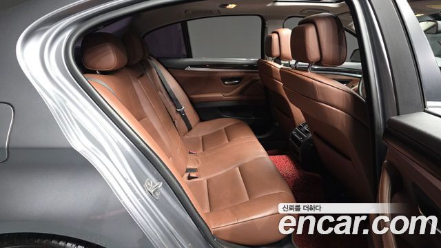 BMW 5-Series 2013 — photo 18