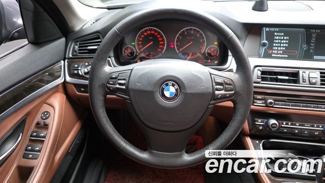 BMW 5-Series 2013 — photo 19