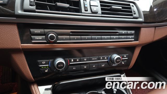 BMW 5-Series 2013 — photo 24
