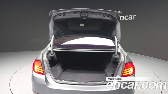 BMW 5-Series 2013 — photo 26