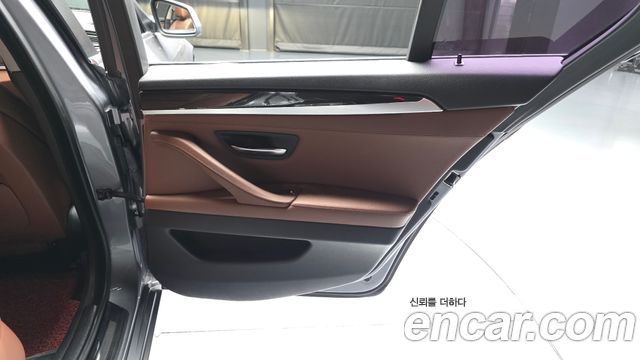 BMW 5-Series 2013 — photo 15