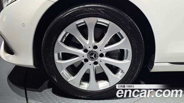 Mercedes-Benz E-Class 2019 — photo 5