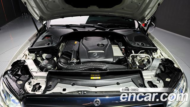 Mercedes-Benz E-Class 2019 — photo 6