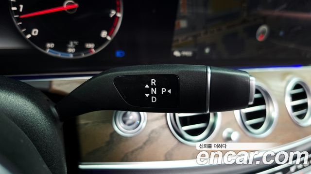 Mercedes-Benz E-Class 2019 — photo 9