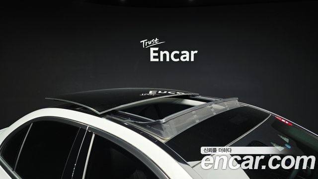 Mercedes-Benz E-Class 2019 — photo 11