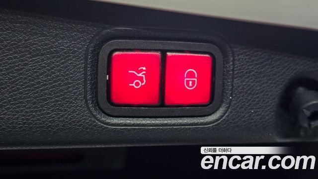 Mercedes-Benz E-Class 2019 — photo 19