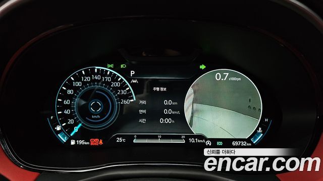 Genesis GV70 2021 — photo 11