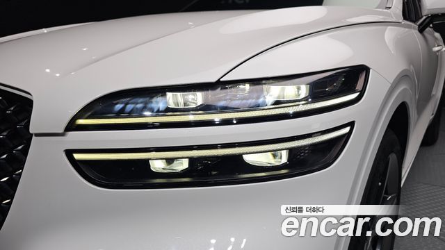 Genesis GV70 2021 — photo 8