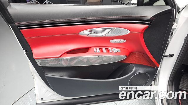 Genesis GV70 2021 — photo 14