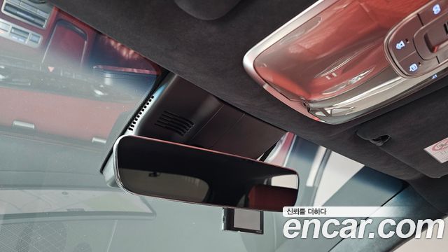 Genesis GV70 2021 — photo 28