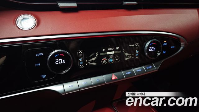 Genesis GV70 2021 — photo 31