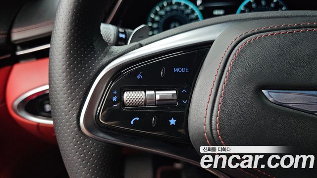 Genesis GV70 2021 — photo 32