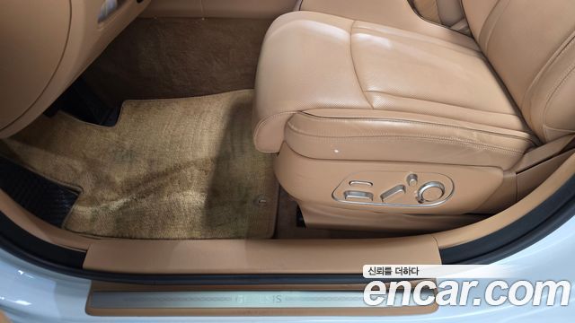 Genesis G90 2023 — photo 28