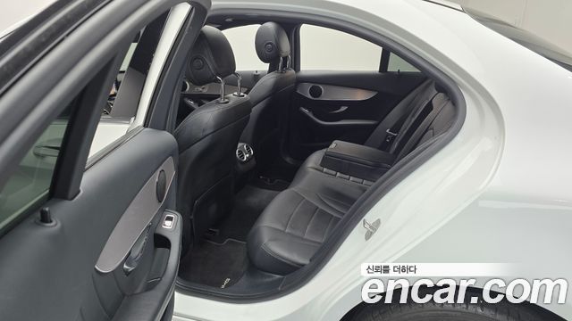 Mercedes-Benz C-Class 2021 — photo 11