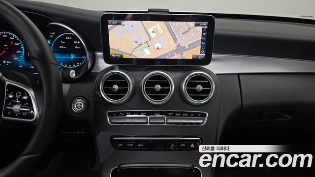 Mercedes-Benz C-Class 2021 — photo 12