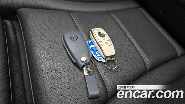 Mercedes-Benz C-Class 2021 — photo 16