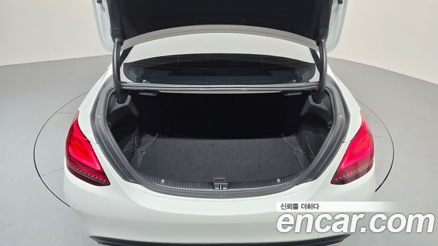 Mercedes-Benz C-Class 2021 — photo 18