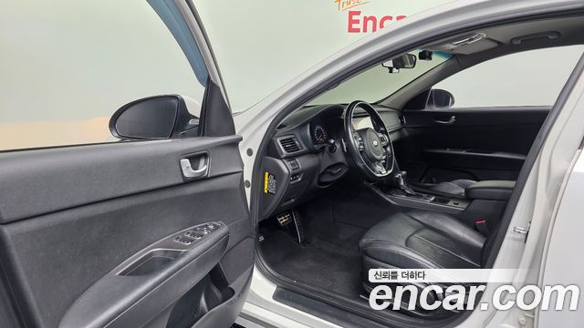 Kia K5 2016 — photo 10