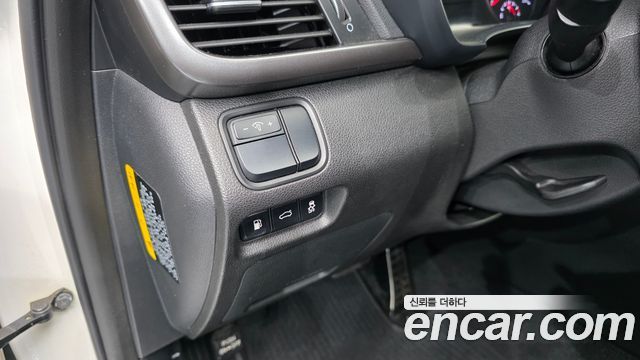 Kia K5 2016 — photo 16