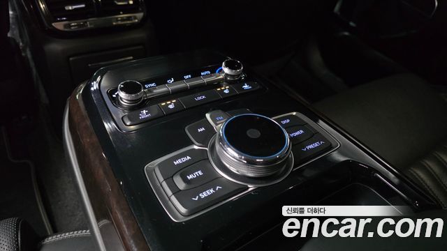 Genesis EQ900 2017 — photo 19