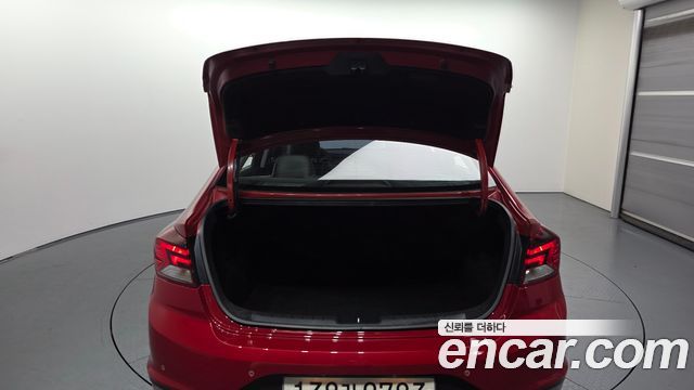 Hyundai AVANTE 2020 — photo 26