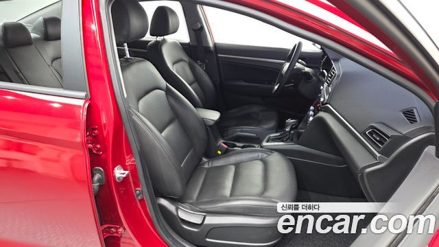 Hyundai AVANTE 2020 — photo 16
