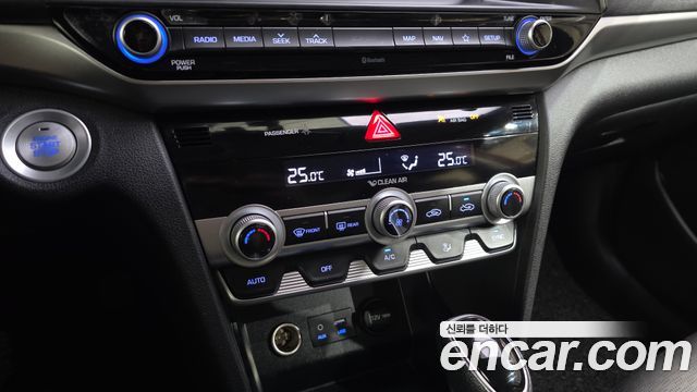 Hyundai AVANTE 2020 — photo 28