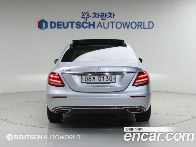 Mercedes-Benz E-Class 2017 — photo 4