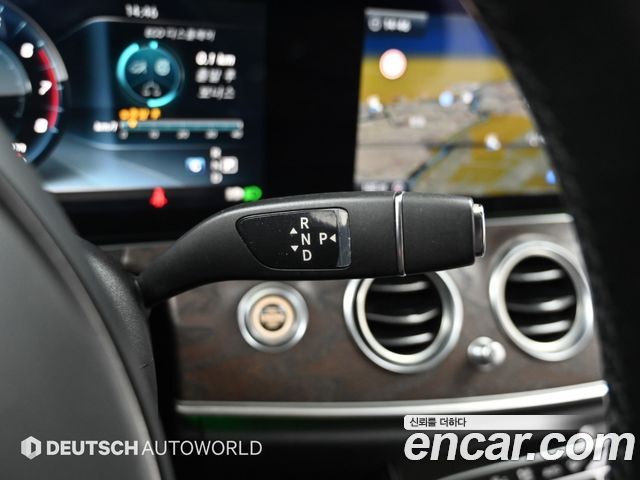Mercedes-Benz E-Class 2017 — photo 9