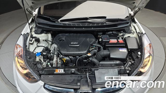 Hyundai AVANTE 2012 — photo 6
