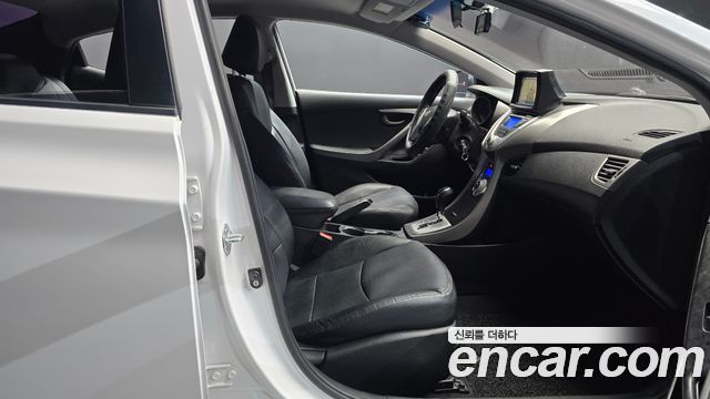 Hyundai AVANTE 2012 — photo 11