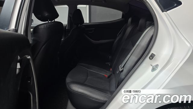 Hyundai AVANTE 2012 — photo 12
