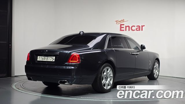 Rolls-Royce Ghost 2018 — photo 2