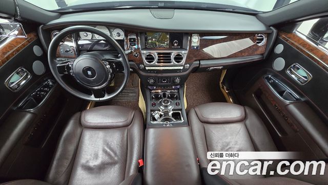 Rolls-Royce Ghost 2018 — photo 7