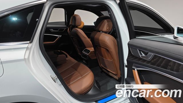 Audi A6 2023 — photo 18