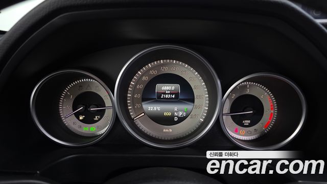 Mercedes-Benz E-Class 2016 — photo 8