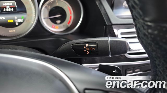 Mercedes-Benz E-Class 2016 — photo 9