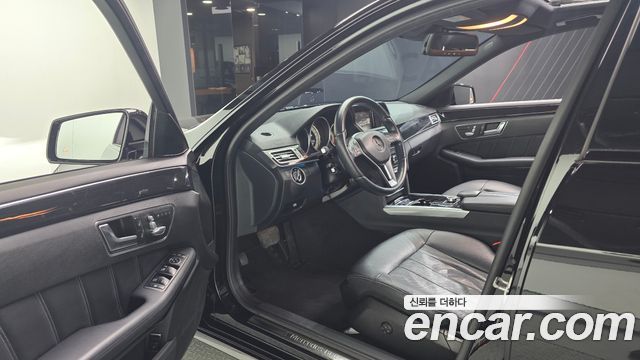 Mercedes-Benz E-Class 2016 — photo 10