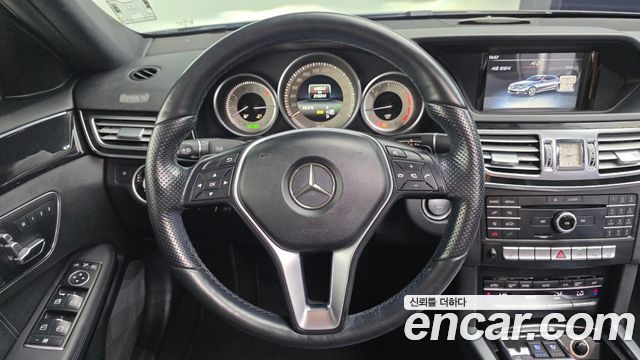 Mercedes-Benz E-Class 2016 — photo 13