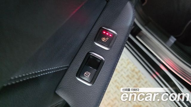 Mercedes-Benz E-Class 2016 — photo 19