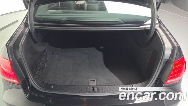 Mercedes-Benz E-Class 2016 — photo 20