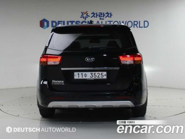 Kia Canival 2016 — photo 4