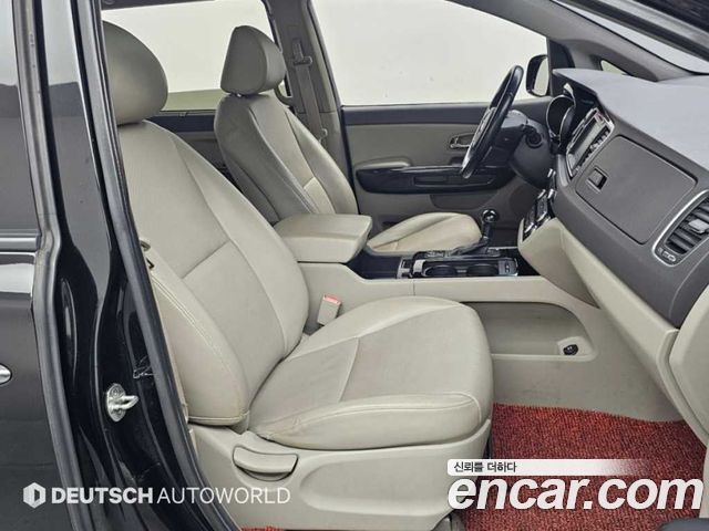 Kia Canival 2016 — photo 10
