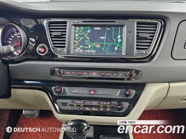Kia Canival 2016 — photo 14