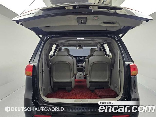 Kia Canival 2016 — photo 19
