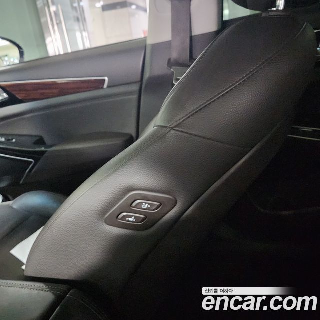 Kia K7 2017 — photo 9