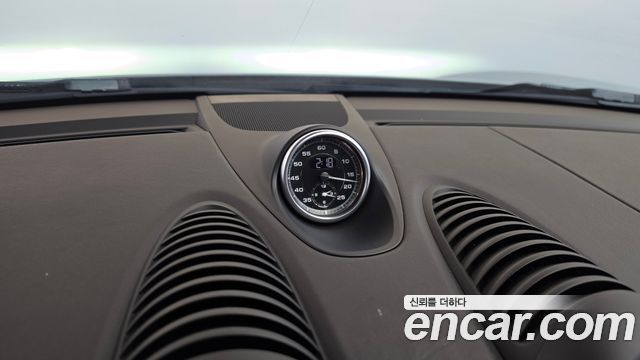 Porsche 718 2018 — photo 17