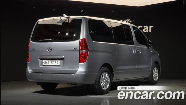 Hyundai Starex 2017 — photo 2