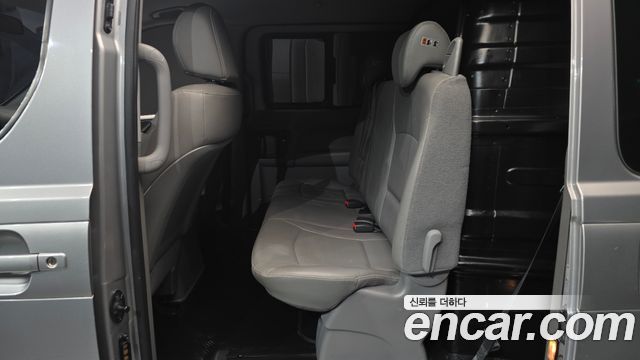 Hyundai Starex 2017 — photo 18