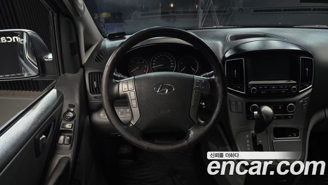 Hyundai Starex 2017 — photo 19
